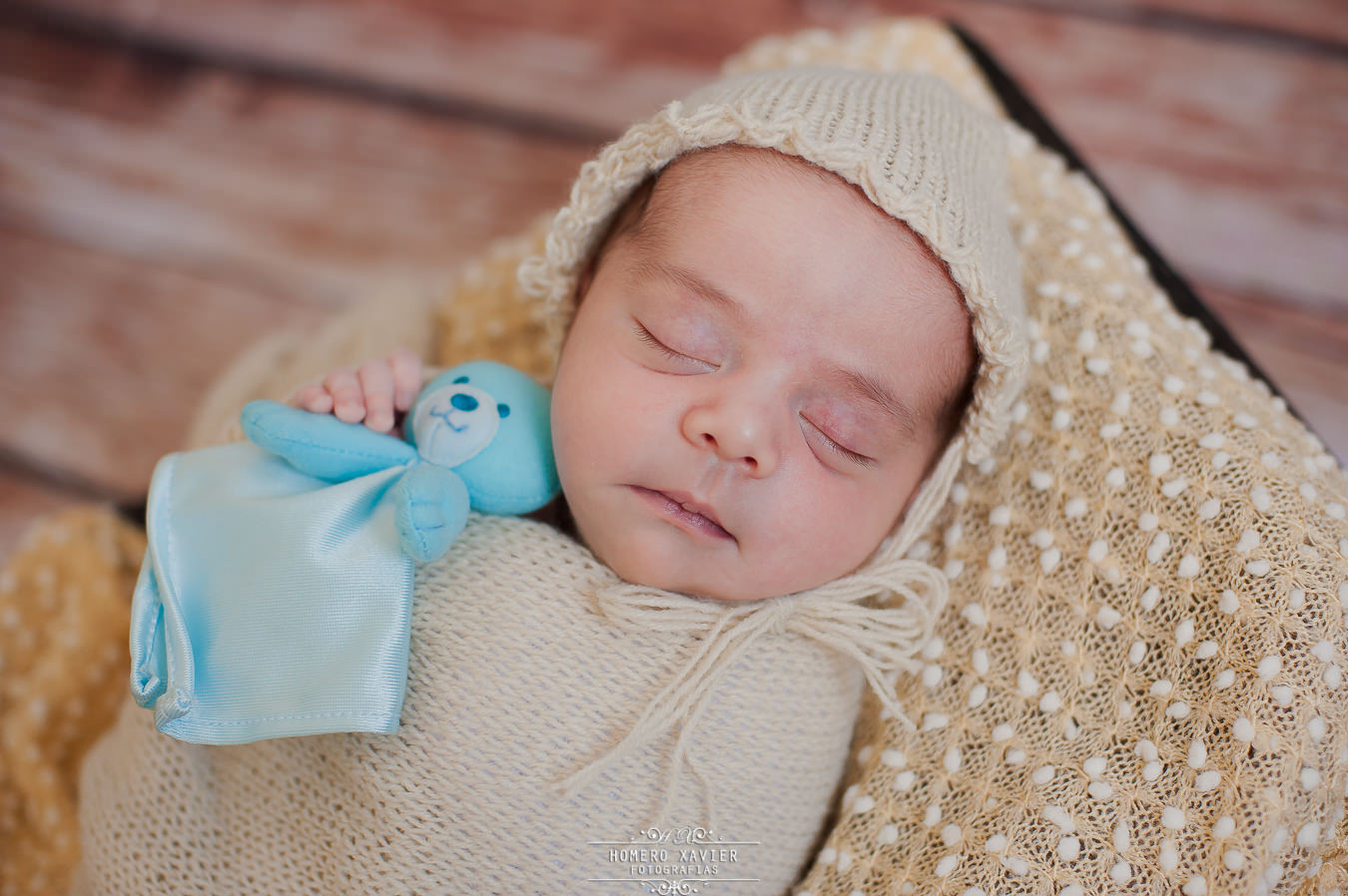 Ensaio fotográfico Newborn realizado na casa do bebê recém nascido em BH