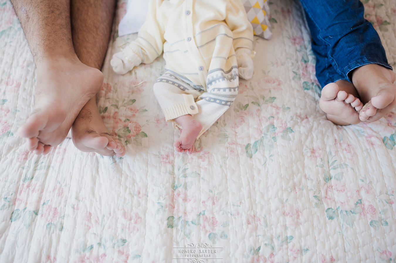 Ensaio fotográfico Newborn realizado na casa do bebê recém nascido em BH