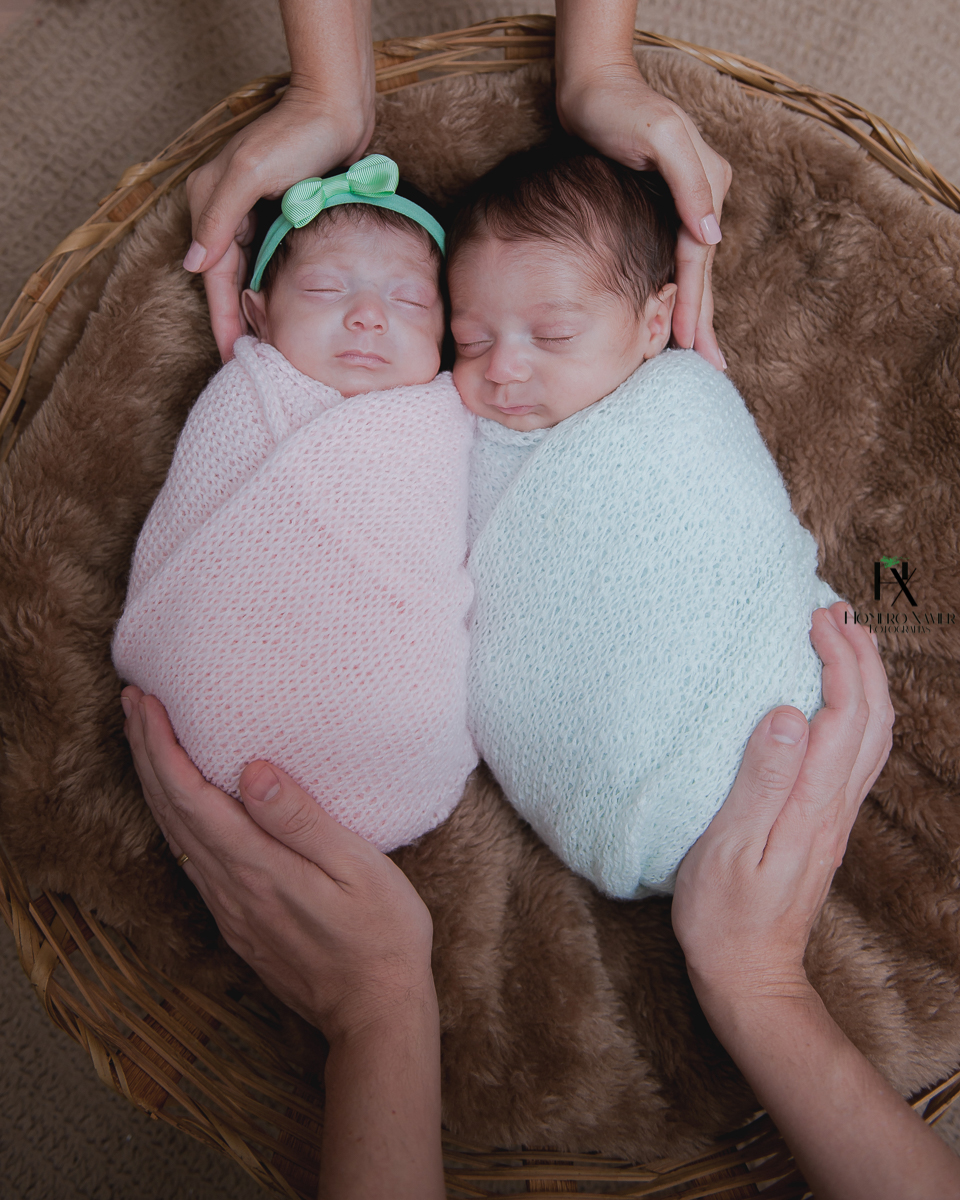 ensaio newborn gêmeos prematuros em BH