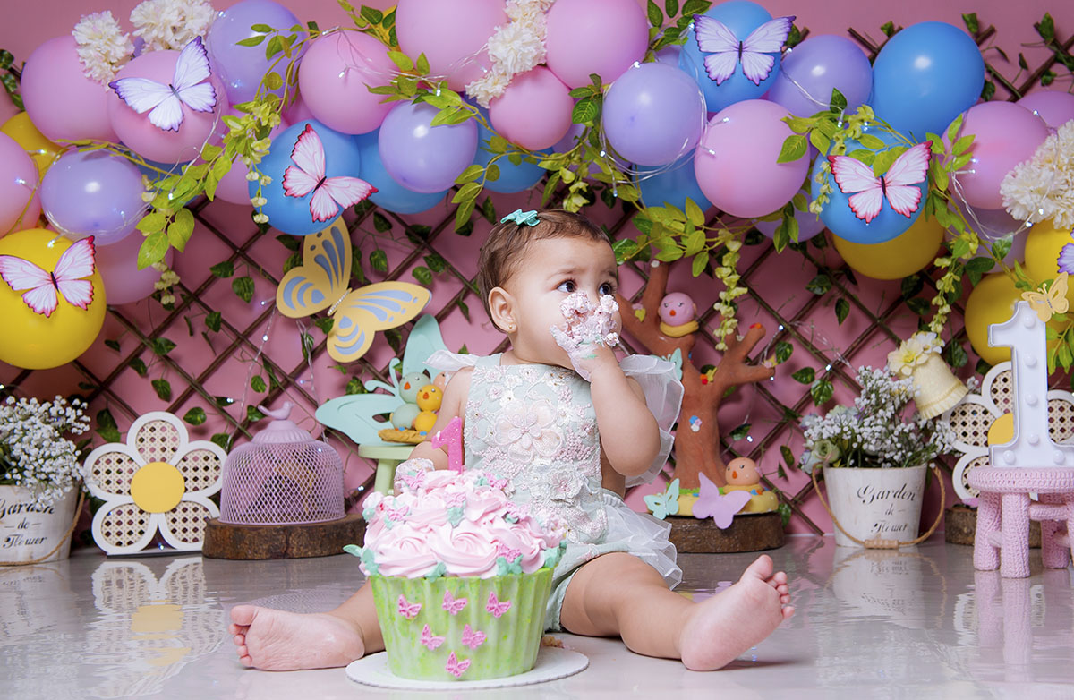 Alice Smash The Cake