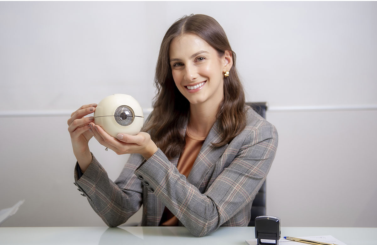 Julia | Oftamologista